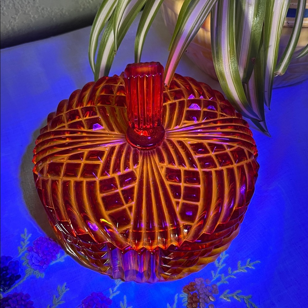 Vintage Viking Glass Candy Dish Amberina / UV Reactive glows